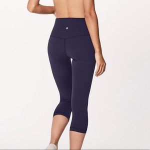 Lululemon navy align crop